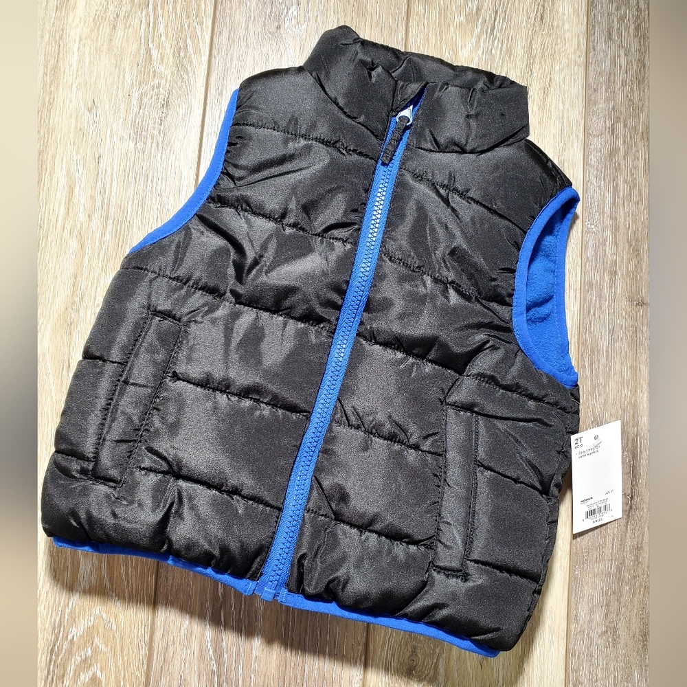 New Toddler boy's black puffer vest with pockets, Jumping Beans Size 2T